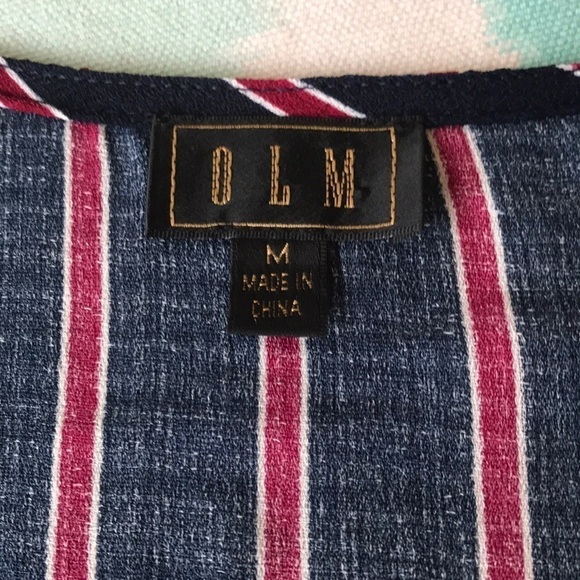 OLM Stripe Print Criss‎ Cross Surplice V-Neck With Tie Top - Picture 3 of 8